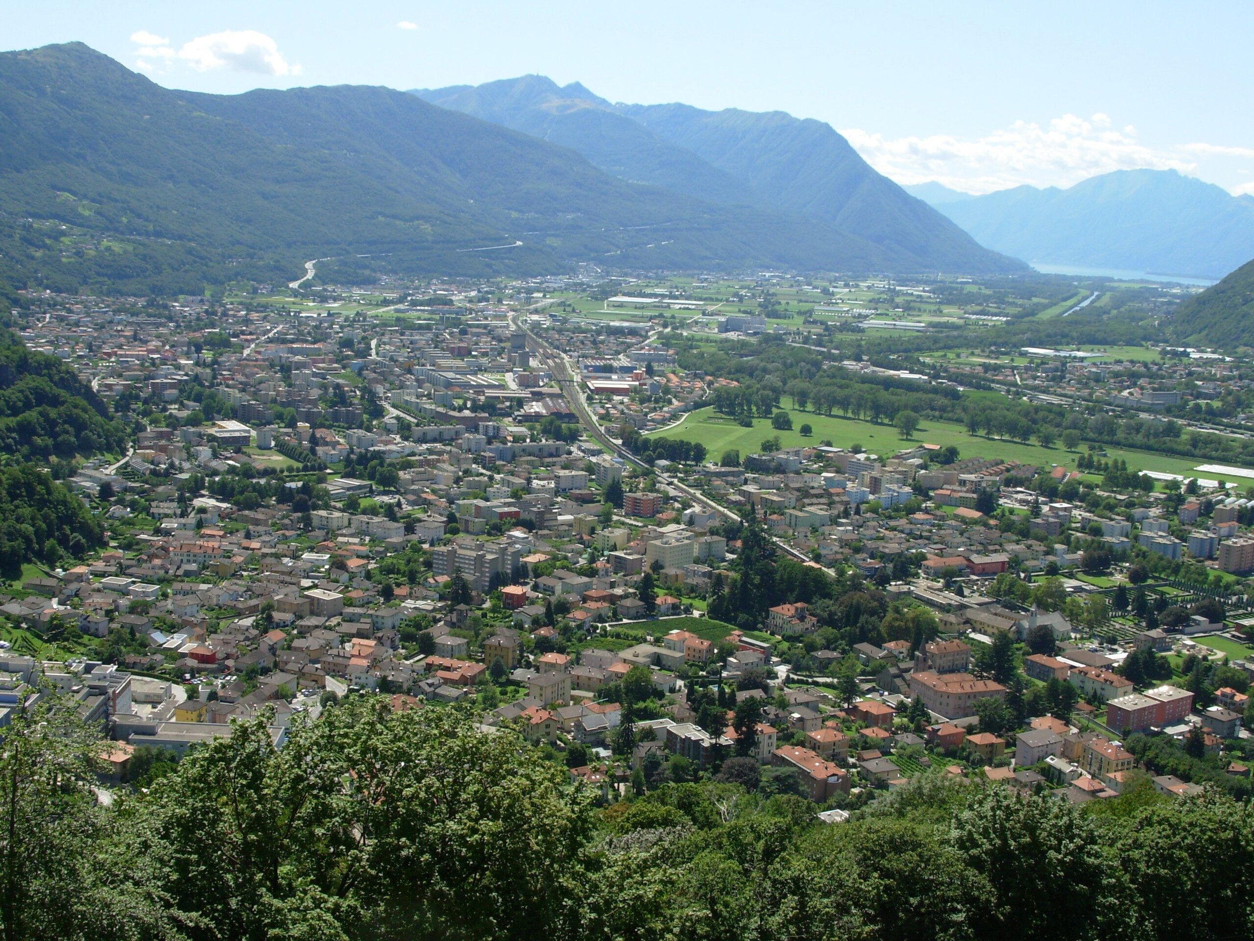 Panoramica su Giubiasco e il Piano di Magadino