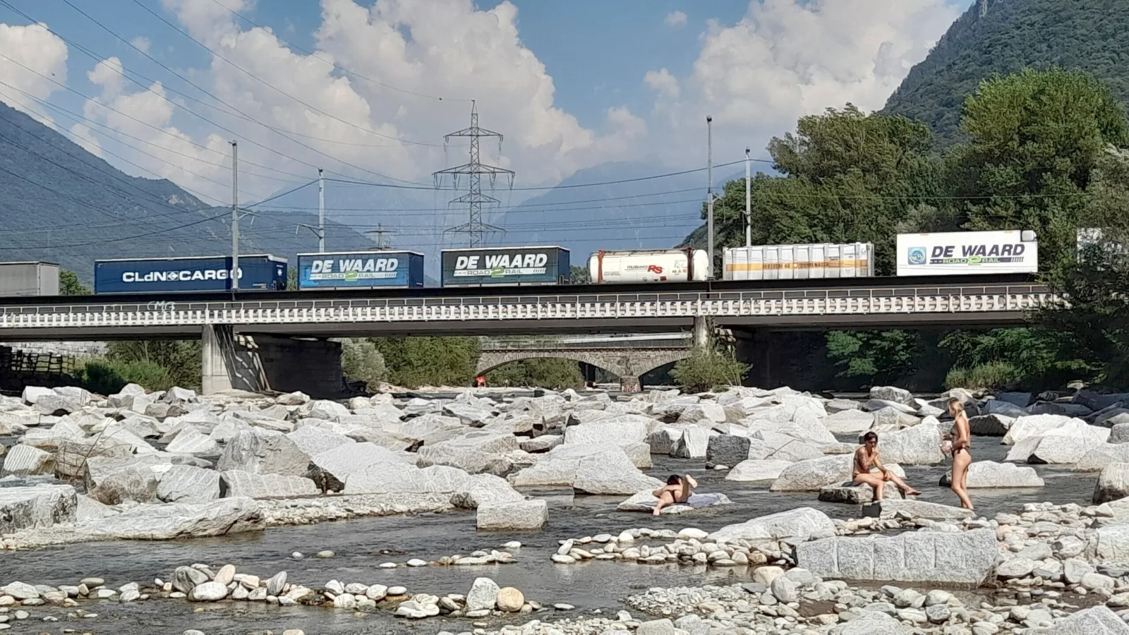 Treno merci ponte Arbedo Castione