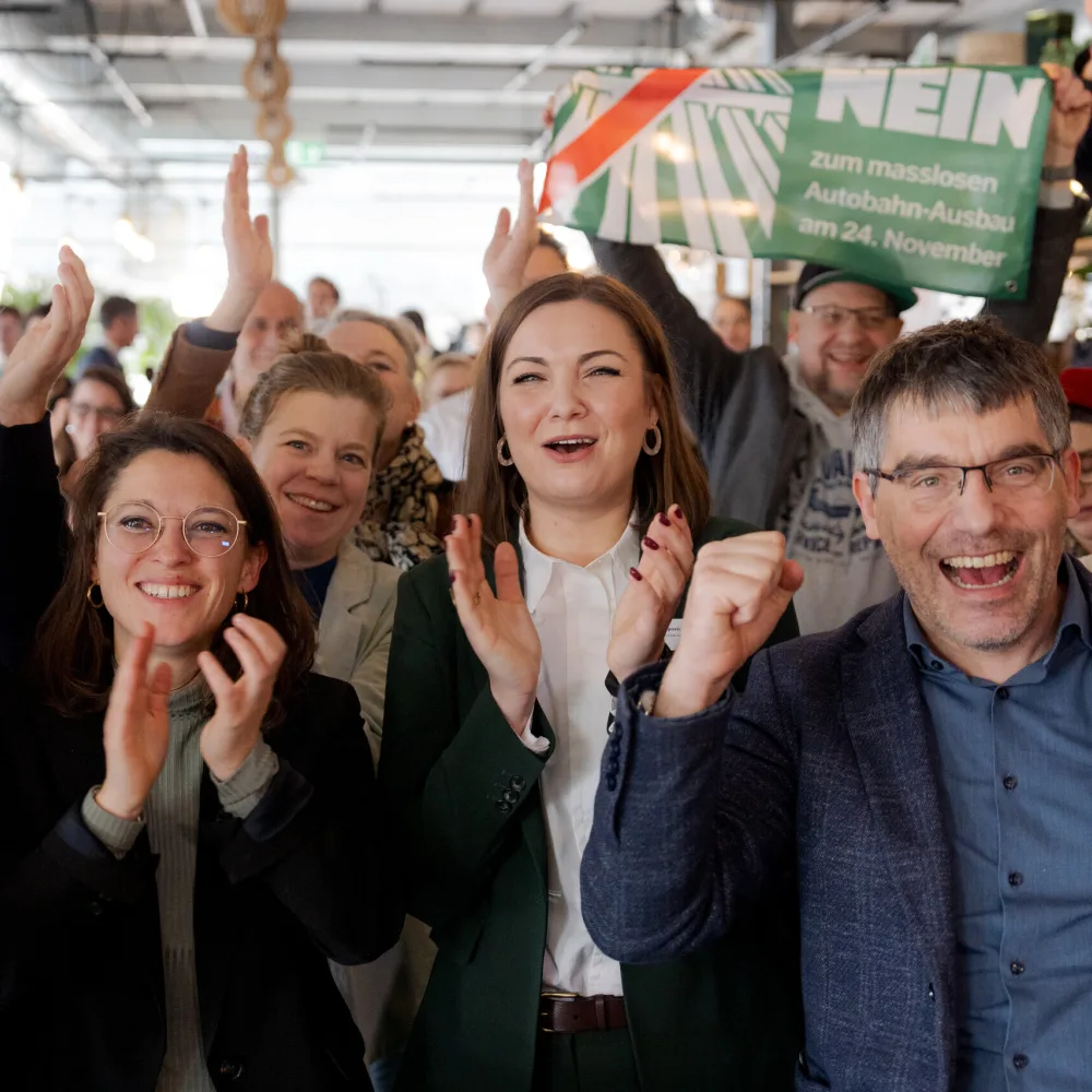No all'ampliamento delle autostrade. Festival del voto.