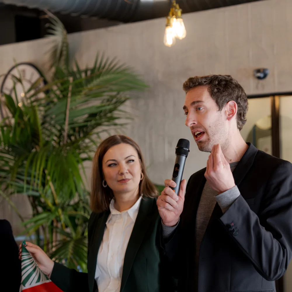 No all'ampliamento delle autostrade. Festival del voto.