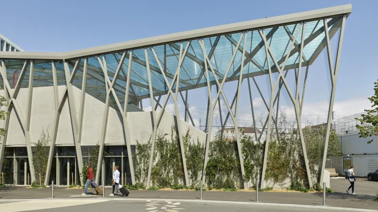 4 2023 s8 9 Politik Flaneur Copy Michel Bovin 3