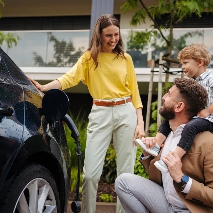 Familie Auto Plugin Laden 615084078 Adobe Stock Halfpoint Print